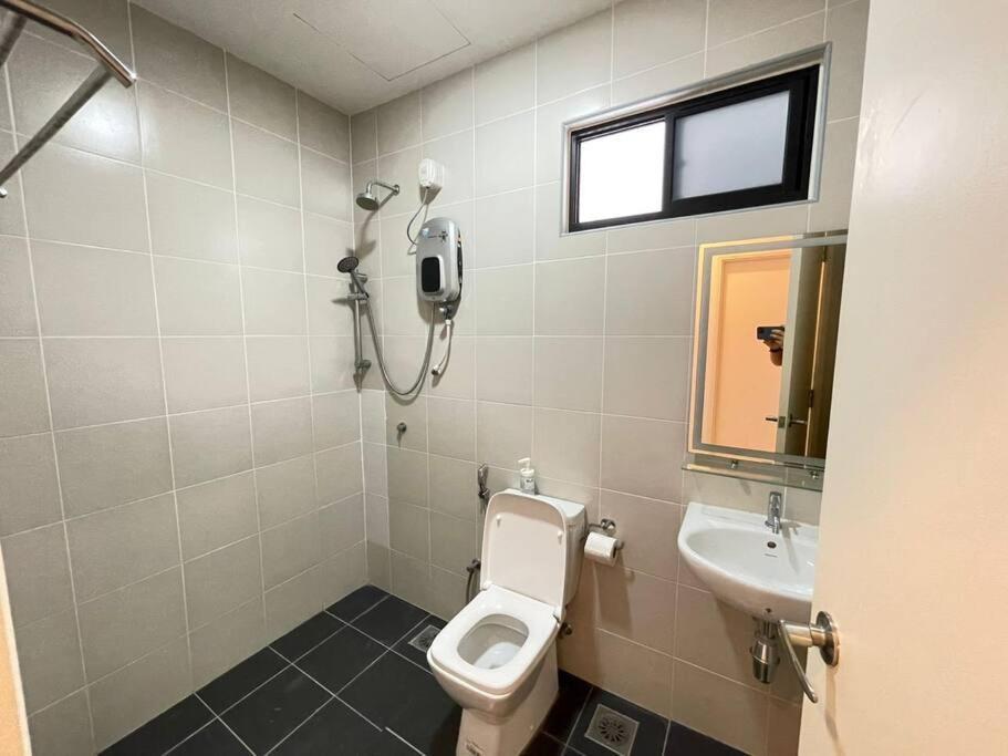 Meridin Medini By Wp Homestay Nusajaya  Exterior foto