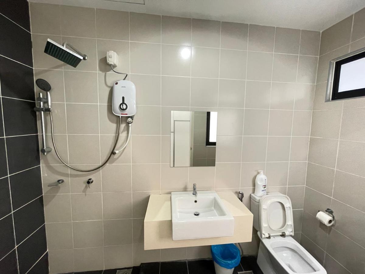 Meridin Medini By Wp Homestay Nusajaya  Exterior foto
