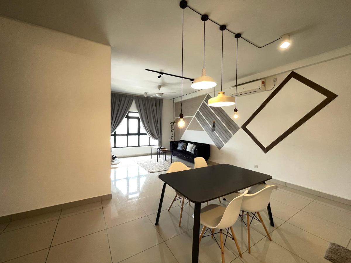 Meridin Medini By Wp Homestay Nusajaya  Exterior foto