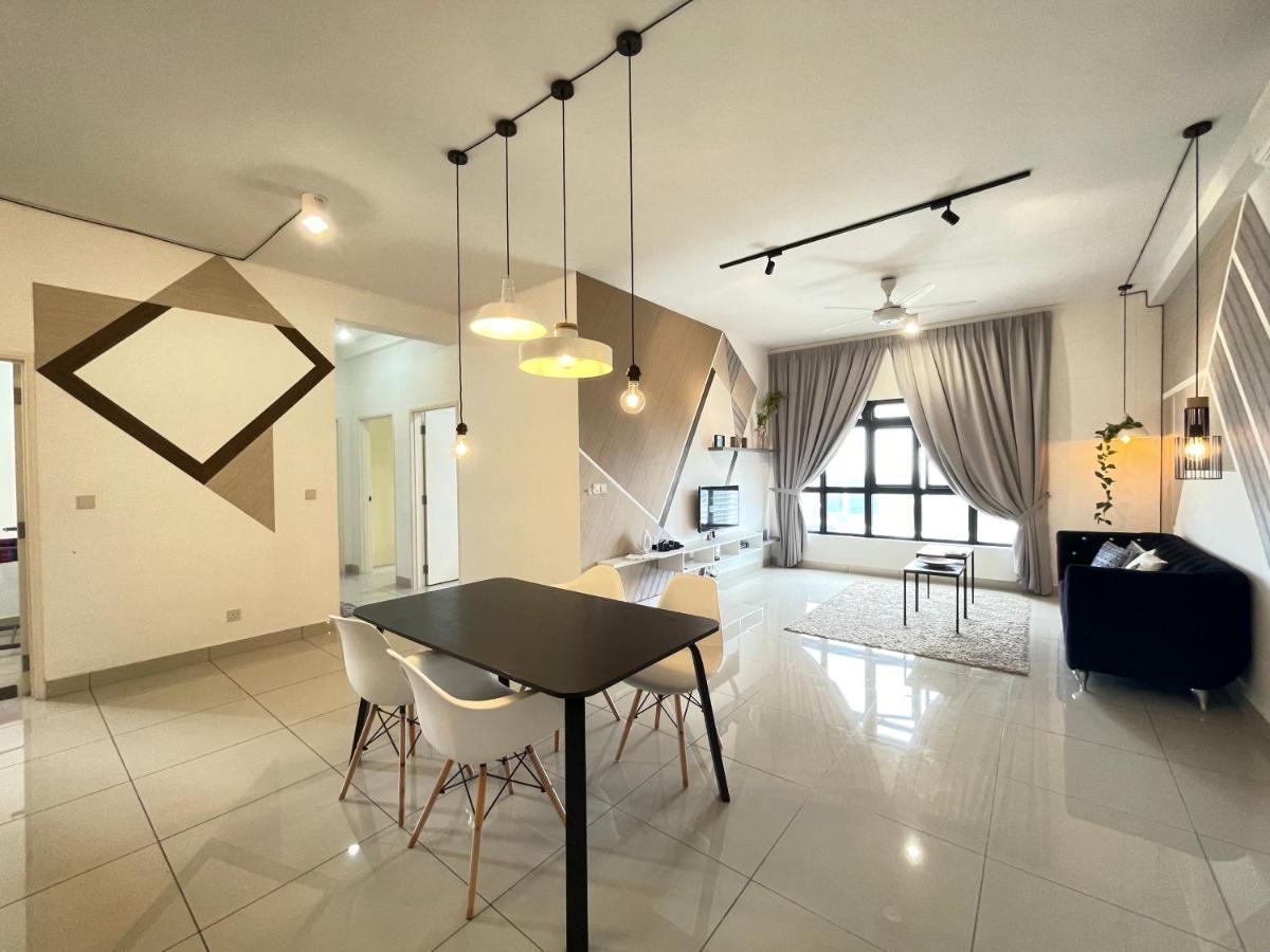 Meridin Medini By Wp Homestay Nusajaya  Exterior foto